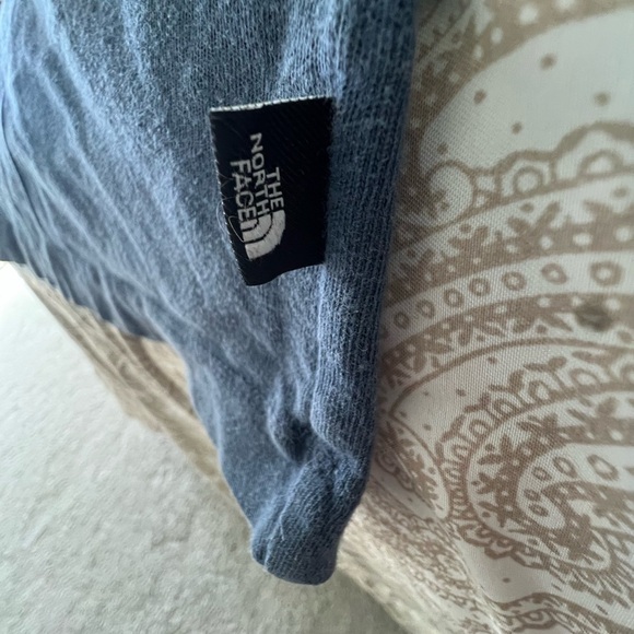 The NorthFace T-shirt dress, dark blue, size Large. - Picture 3 of 6